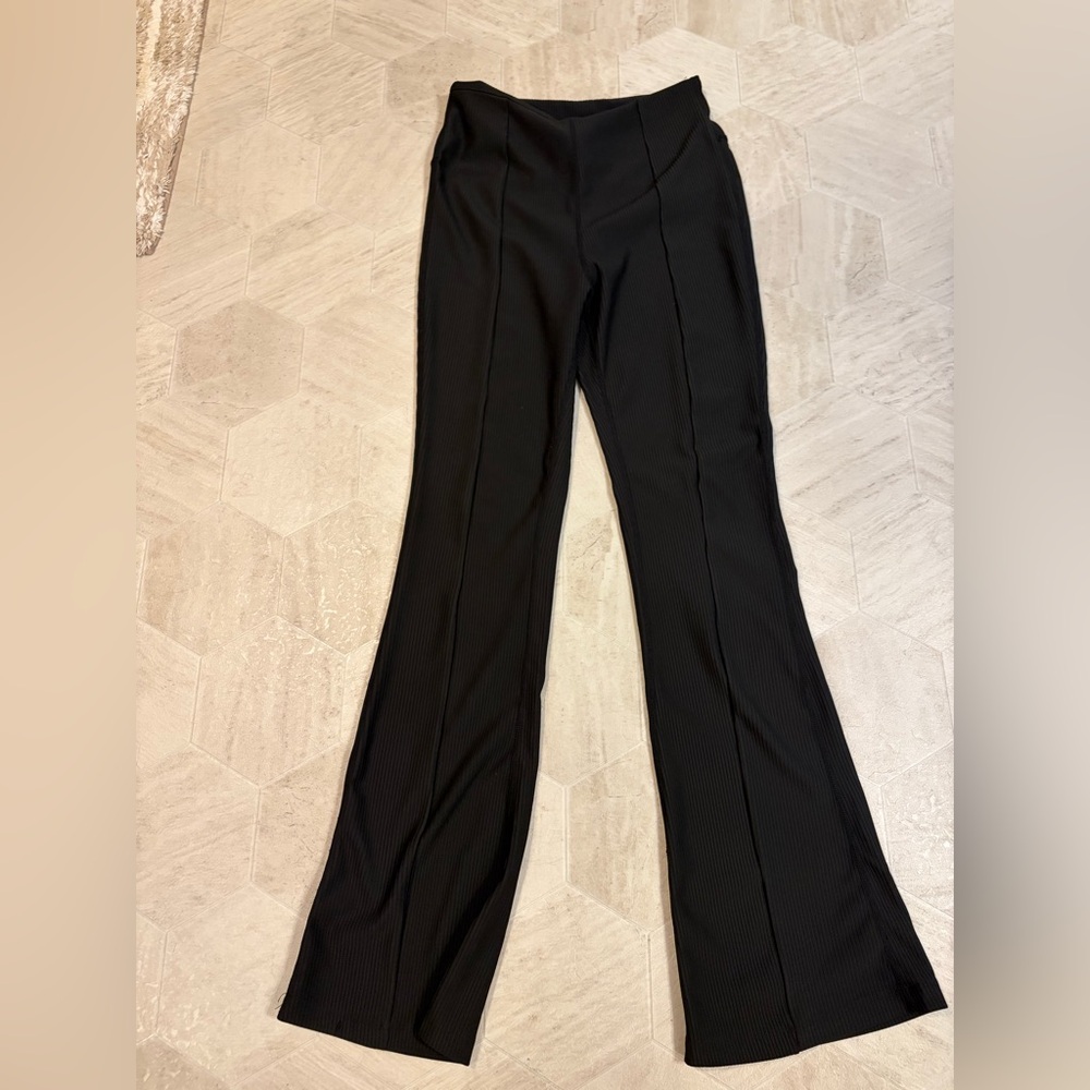 Black Flare ribbed yoga‎ pants Women's size M